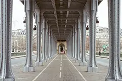 Inception-inspired Dreamlike Journey through Paris